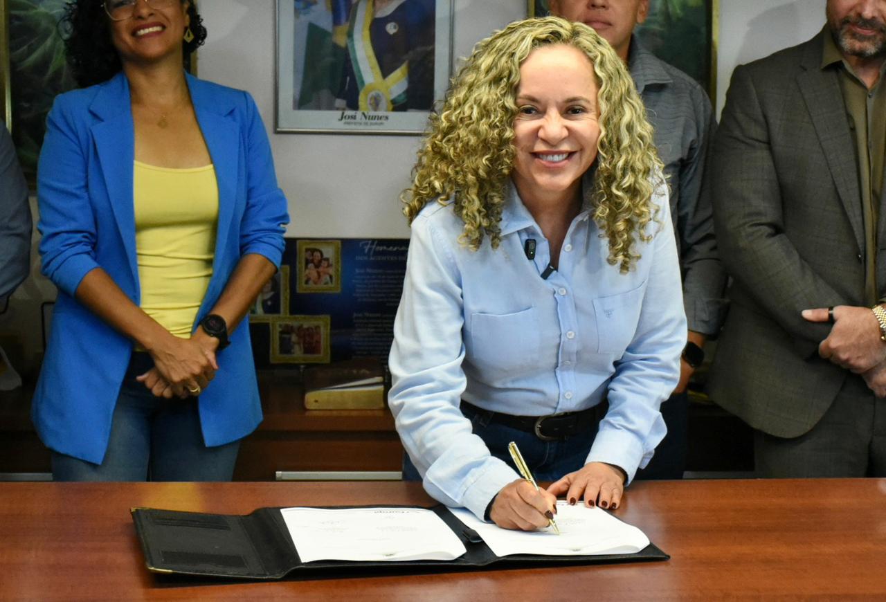 Prefeita Josi Nunes durante assinatura da ordem de serviço do projeto no dia 26 de maio. Foto Arquivo: Lino Vargas – Secom Gurupi